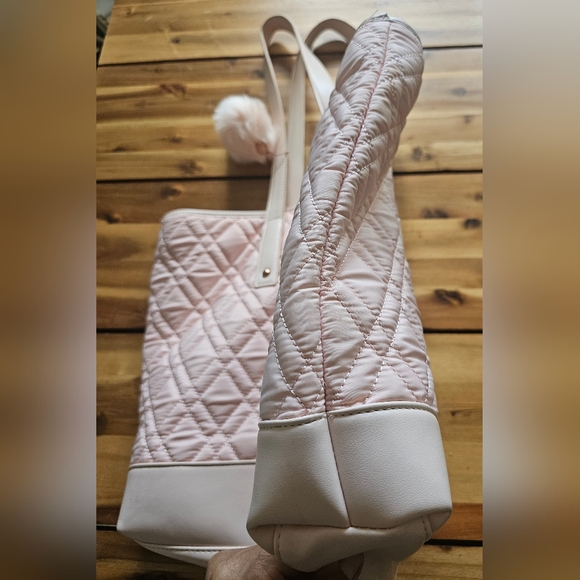 Cosmopolitan Pink Travel Tote Bag - Picture 10 of 12